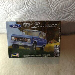 NEW Old Stock; 2016 Revell Ford Bronco Model kit; 1:25 scale, Boyhood, Models